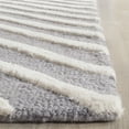 thumbnail image 3 of Safavieh Cambridge Lilly Diamond Stripes Area Rug, 3 of 5