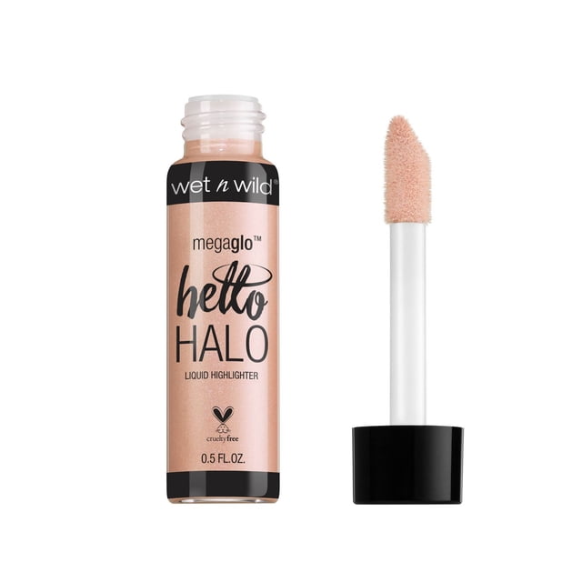 wet n wild Megaglo Hello HALO Enlumineur Liquide dans une Bouteille Transparente de 0,5 fl oz avec Bouchon Noir, Montrant un Liquide Pêche Scintillant et un Applicateur Éponge Incliné Séparé, Conçu pour une Brillance Multi-Scintillement Modulable et une Hydratation de la Peau avec du Beurre de Graines de Murumuru et de la Vitamine E.