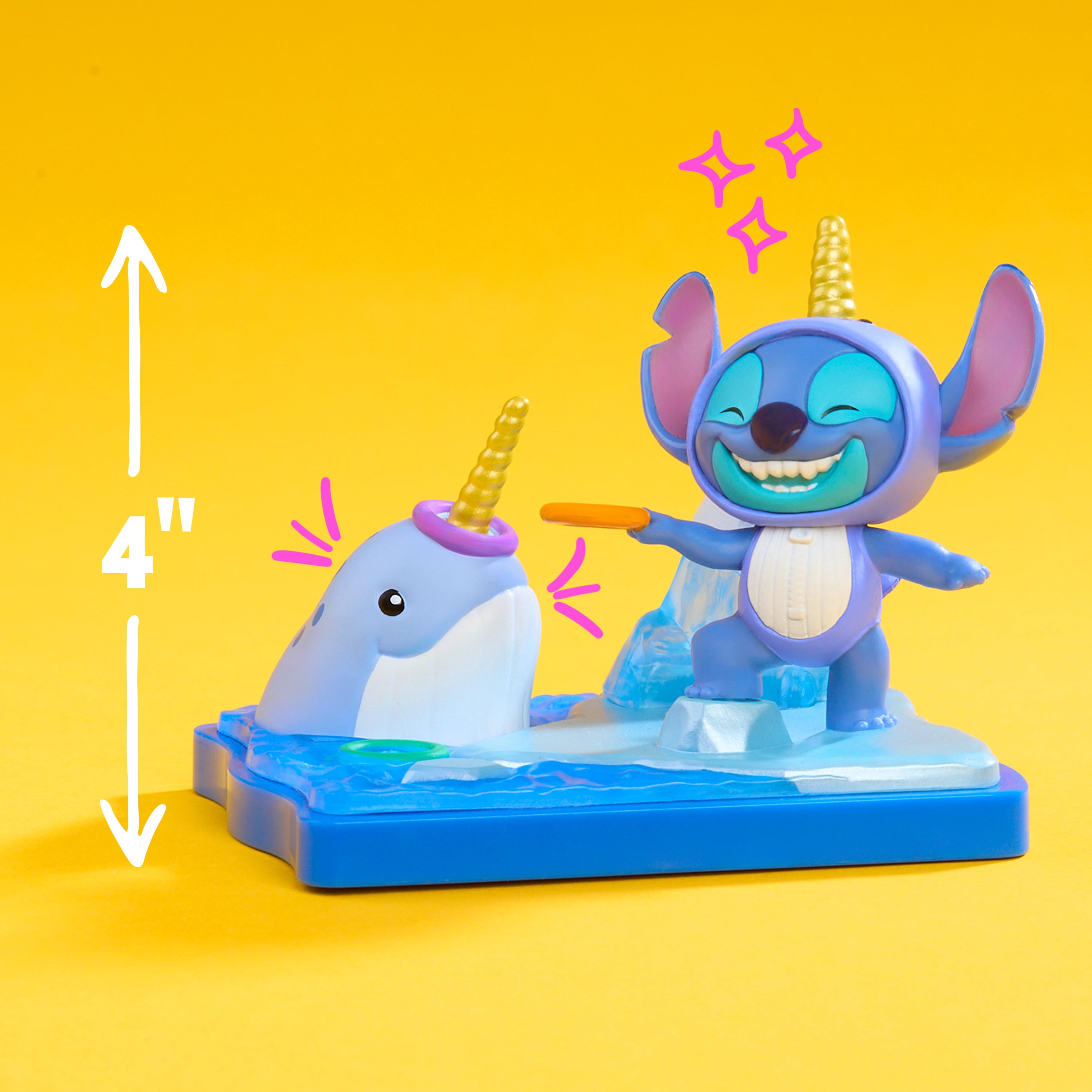 HAPPY HAUL Disney Stitch Goes Wild Scene Setters, figurine surprise à collectionner dans une boîte mystère avec base décor et accessoires, 8 cm, édition limitée, 8 ans et plus