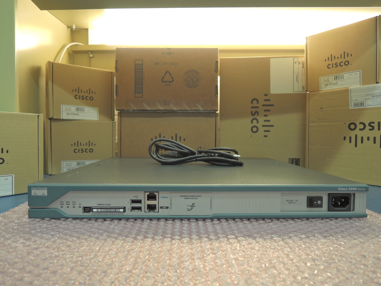 Used CISCO C2811-VSEC/K9 2811 Voice Security Bundle router