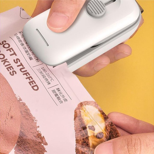 Xuewenshw Scelleuse Fraîche Mini Portable pour la Maison pour Collations et Aliments, Machine de Scellage pour Petits Emballages et Dispositif de Scellage à Pression Manuelle pour Sacs d'Emballage Alimentaire, Rouleau pour Légumes et Viande compatible avec Machine