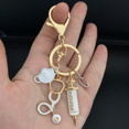 thumbnail image 3 of Nouveau Porte-Clés Médecin Outil Médical Anneau de Clé Seringue d'Injection Stéthoscope Casquette d'Infirmière Porte-Clés Cadeau Médical Bricolage Bijoux Fait Main, 3 of 5