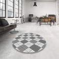 thumbnail image 4 of Ahgly Company Tapis Rond Lavable en Machine Intérieur Transitionnel Sonic Gris Argenté, 8 Pieds Rond, 4 of 7