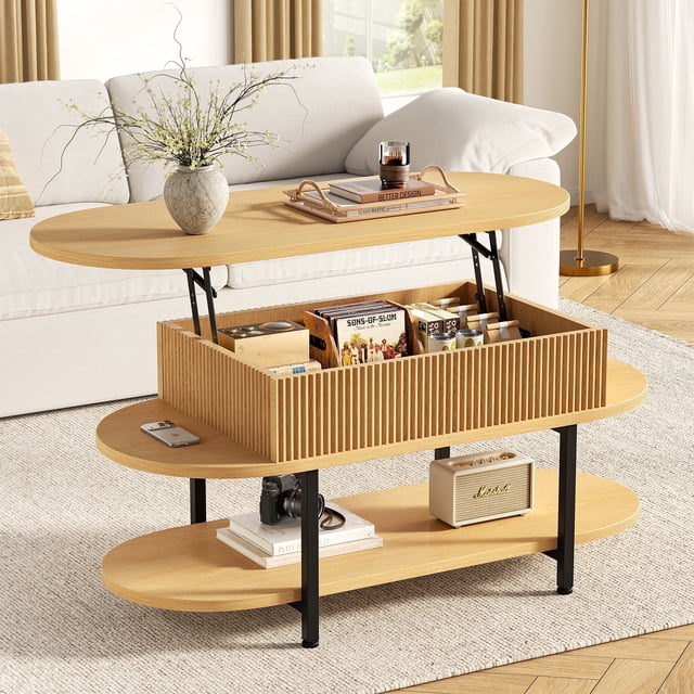 GUNAITO Table Basse à Plateau Relevable avec Rangement, Table Centrale Moderne de Style Ferme avec Fini en Bois Naturel. le Dessus Relevable s'Ajuste à Diverses Hauteurs, Révélant un Compartiment de Rangement Caché pour Organiser des Articles comme des Livres et des magazines. une Étagère à Deux Niveaux en Dessous Offre un Espace de Rangement Supplémentaire. les Bords Arrondis Améliorent la Sécurité, et des Pieds en Métal Noir Robustes Assurent la Stabilité. Idéale pour les Meubles de Salon, Elle Complète Divers styles de Déco.