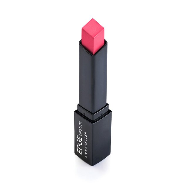 Annabelle Edge Rouge à Lèvres avec une Pointe Rose en Forme de Diamant dans un tube Rectangulaire Noir, Conçu pour Définir les Bords des Lèvres pour des Lèvres Plus Pulpeuses et une dimension Accrue, Montré Face vers l'Avant sur un Fond Blanc, Idéal pour un Contour des Lèvres Précis.