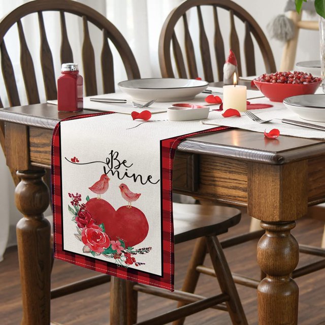 Rbaofujie Tablecloths Valentine's Day Table Flag Festival Decoration Little Gnome Pattern Linen Table Cloth 33 * 183cm