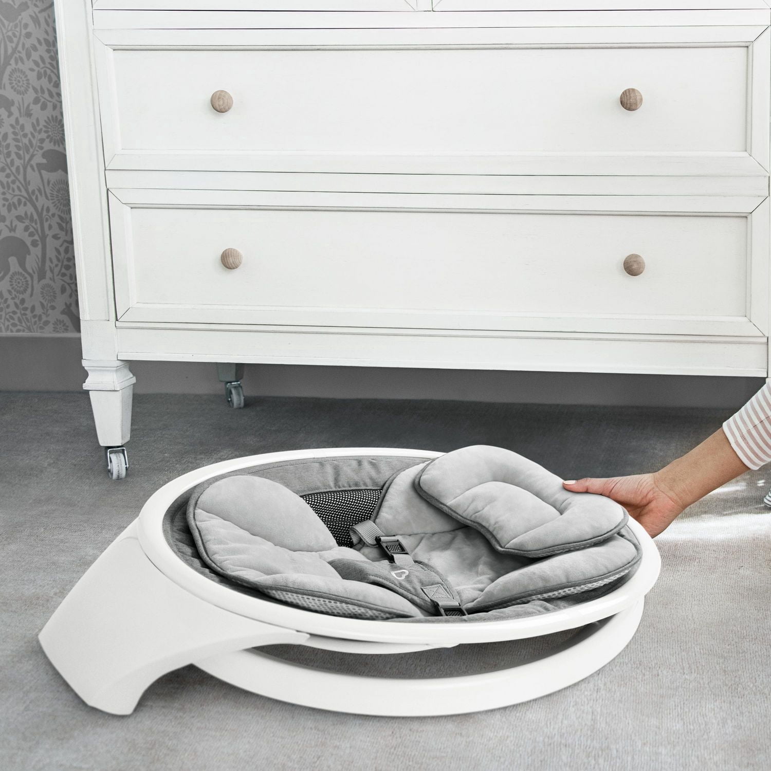 Munchkin Balançoire pour bébé légère compatible Bluetooth avec balancement naturel dans 5 gammes de mouvement, télécommande incluse