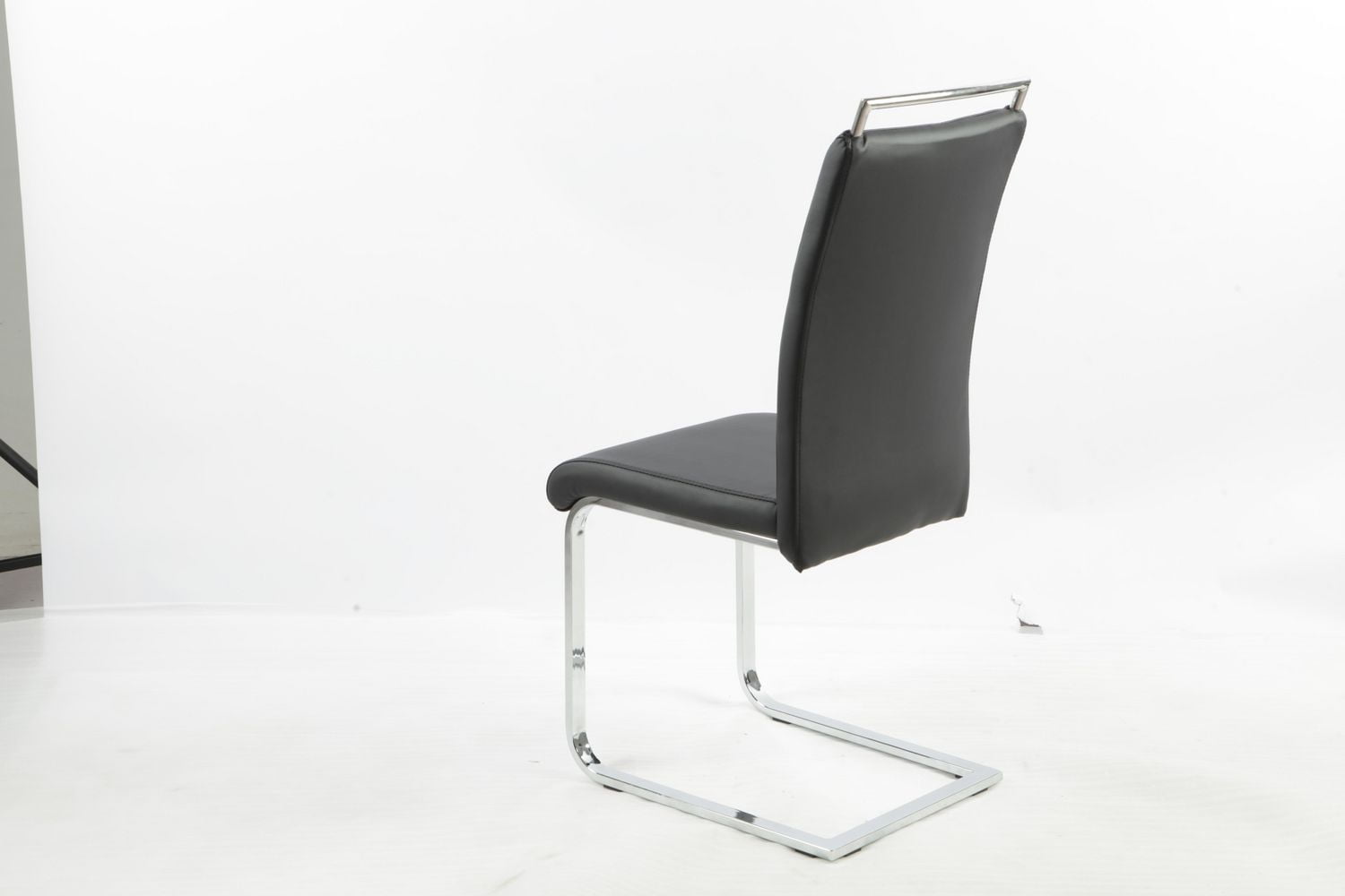 Chaises de salle à manger Aerys Max en PU noir (ensemble de 4)