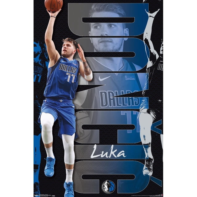 NBA Dallas Mavericks - Luka Doncic 19 Affiche Murale, 22,375 Pouces x 34 Pouces Représentant Luka Doncic en Bleu Dallas Mavericks Chandail Numéro 77 Sautant avec un Ballon de basketball dans la Main Droite, Portant des leggings de compression Blancs et des Espadrilles Bleues, avec un Arrière-Plan Graphique Mettant en Vedette Son Nom « Luka » et le logo Mavericks dans des Tons Bleus et Noirs, Convient à la Déco de Chambre à Thème Sportif.