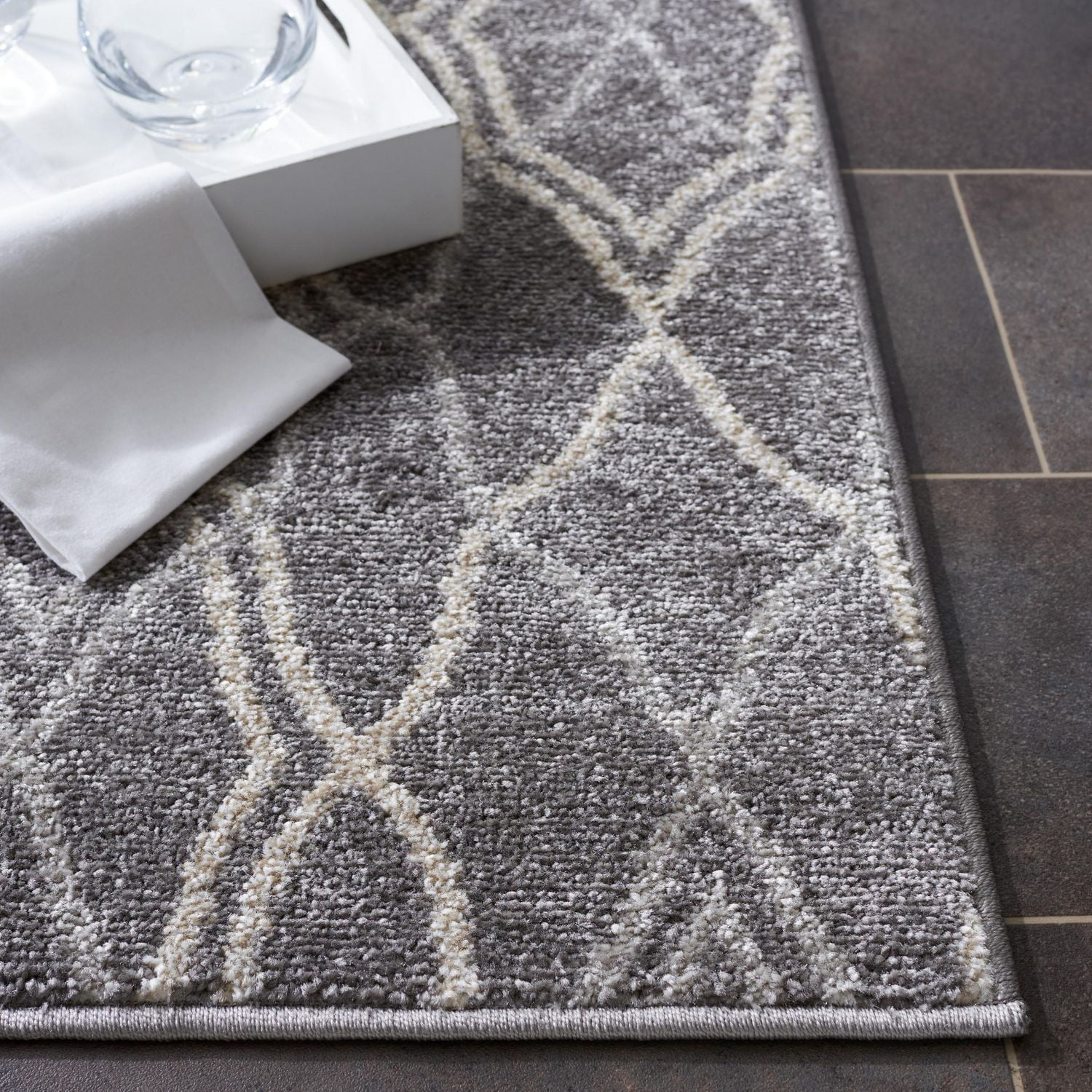 Safavieh Amherst Virginia Tapis Géométrique