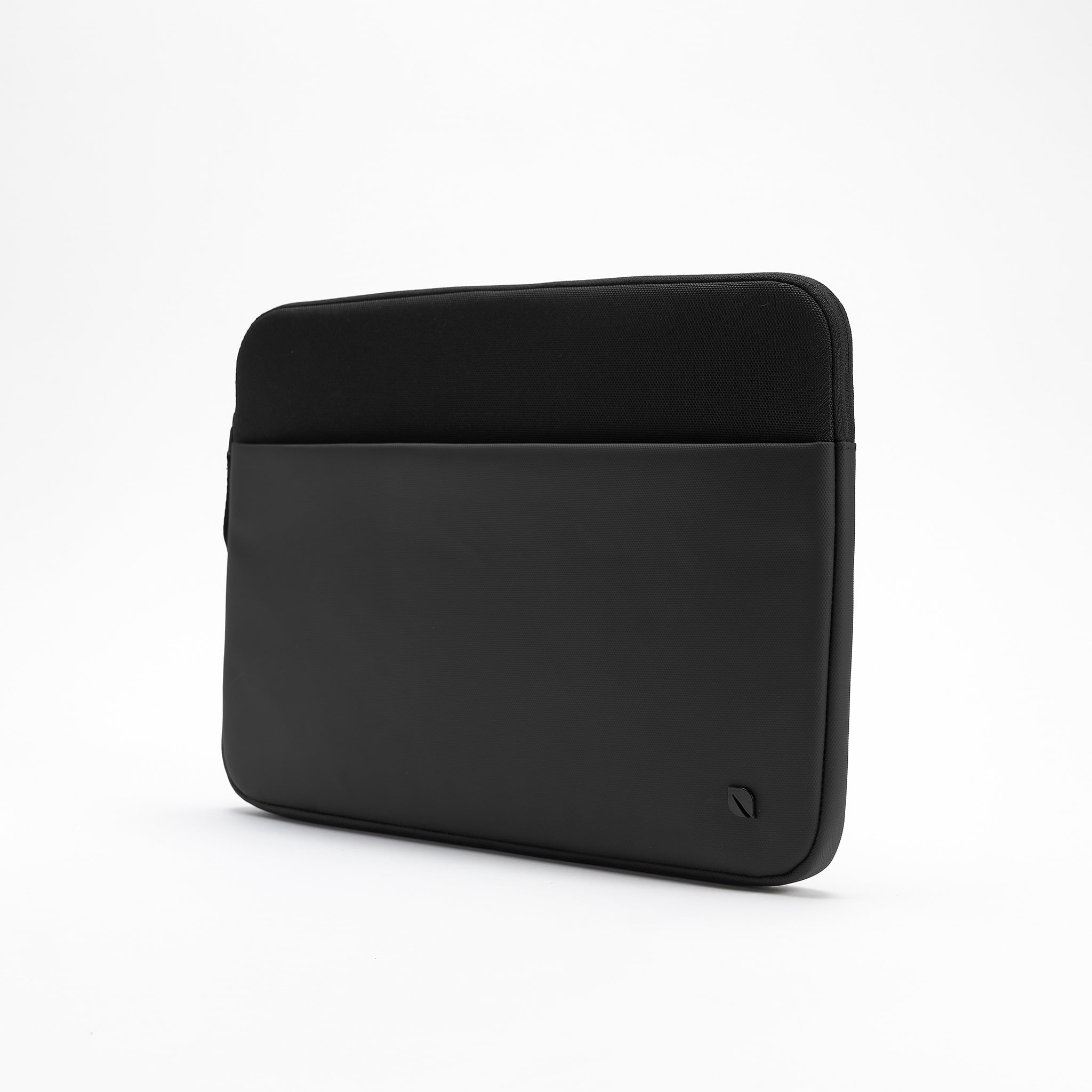 Incase A.R.C. Sleeve for 14-inch Laptop (PC)
