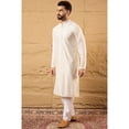 thumbnail image 4 of DWEEP SARA Kurta pour Homme en Viscose Rayonne Uni Brodé Droit Ethnique Blanc Cassé, S, 4 of 10