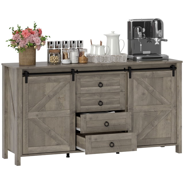 HOMCOM Buffet-Vaisselier de Style Ferme avec Portes, Fini Gris Pâle Vieilli. Comprend des Portes Coulissantes de Style Grange, Quatre Tiroirs, des Tablettes Ajustables et un Rangement Spacieux pour les Essentiels de Salle à Manger. Idéal pour le Rangement de la Cuisine, la table de Buffet Ou l'Entrée. Décoré avec des Articles de bar à Café et un arrangement floral.