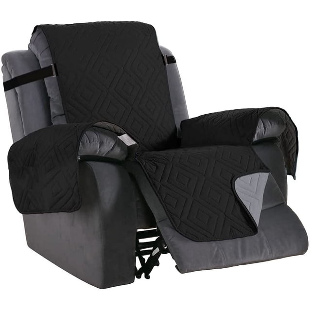 Housses de Fauteuil Inclinable Housse de Fauteuil Inclinable Protecteur de Fauteuil Inclinable en Noir et Gris, Affiché sur un Fauteuil Inclinable. la Housse Réversible Matelassée Slipcover Est Fabriquée en Microfibre 100 % avec Ouate de Coton PP et Comprend des Sangles Ajustables Améliorées pour un Ajustement Sécuritaire. Elle Protège contre les Taches, les Poils d'Animaux et les Déversements, Mesurant 79 x 68 Pouces avec une Largeur d'Assise de 24 Pouces. Lavable à la Machine pour Plus de Commodité.