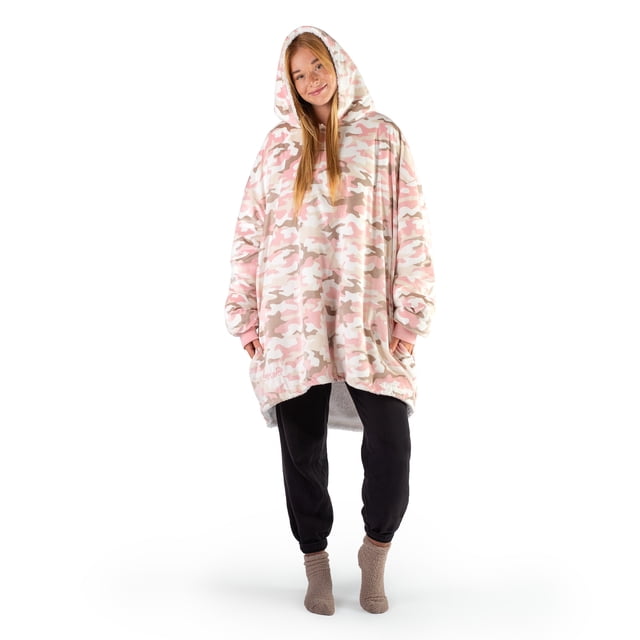 Bare Home Plush Sherpa Wearable Blanket - Fluffy & Soft - Lightweight - Adult, Camo - Pink