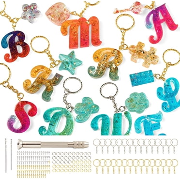Mocoosy Ensemble de 182 Moules en Silicone Inversés pour Alphabet en Résine, Moules Fantaisie pour Lettres et Ornements, Moules de Coulée en Résine Époxy, Ensemble de Fabrication de Porte-Clés en Résine avec 1 Perceuse Manuelle, 2 Forets, 30 Anneaux de Clé, 100 Broches Vissées