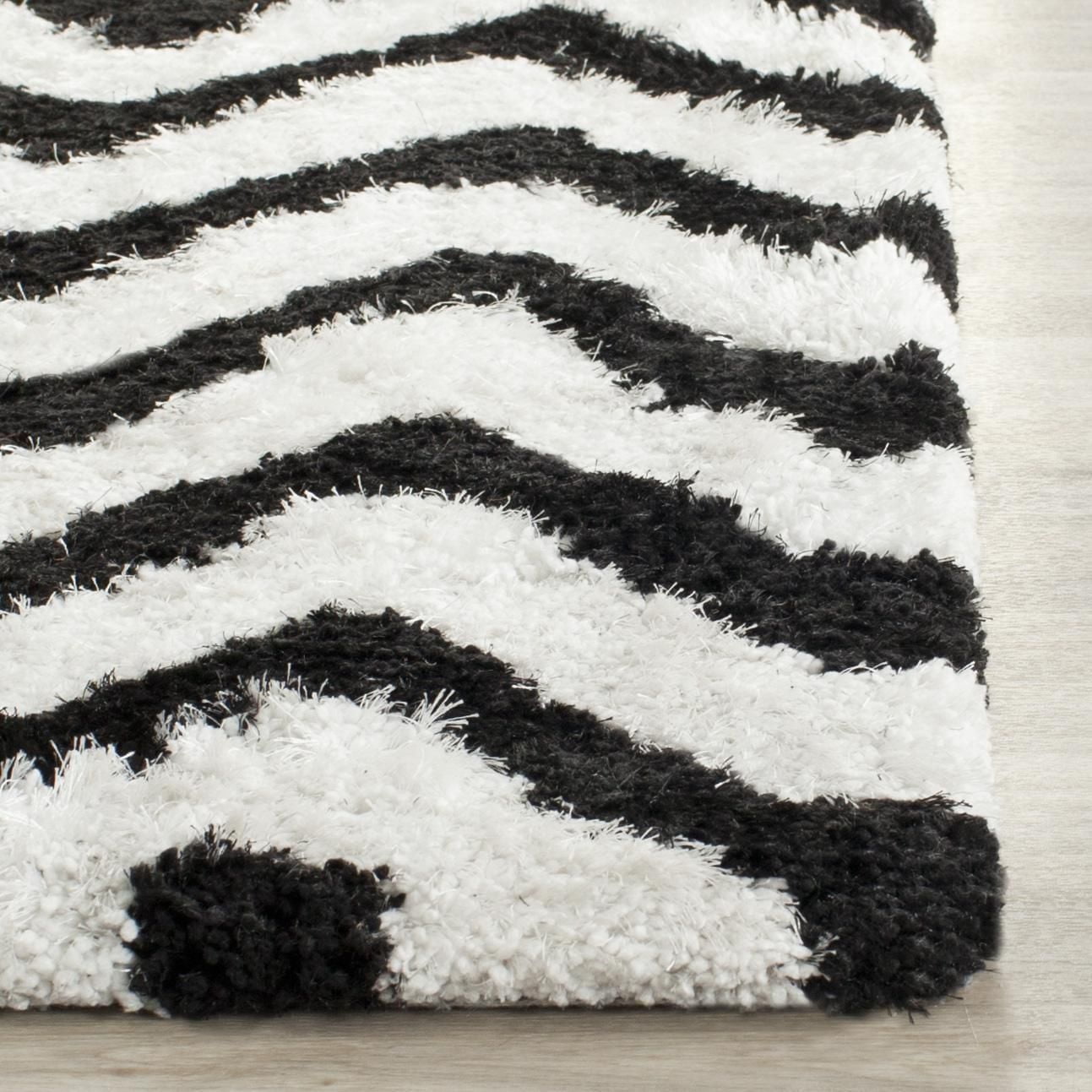 Safavieh Barcelona Carmella Tapis Chevron
