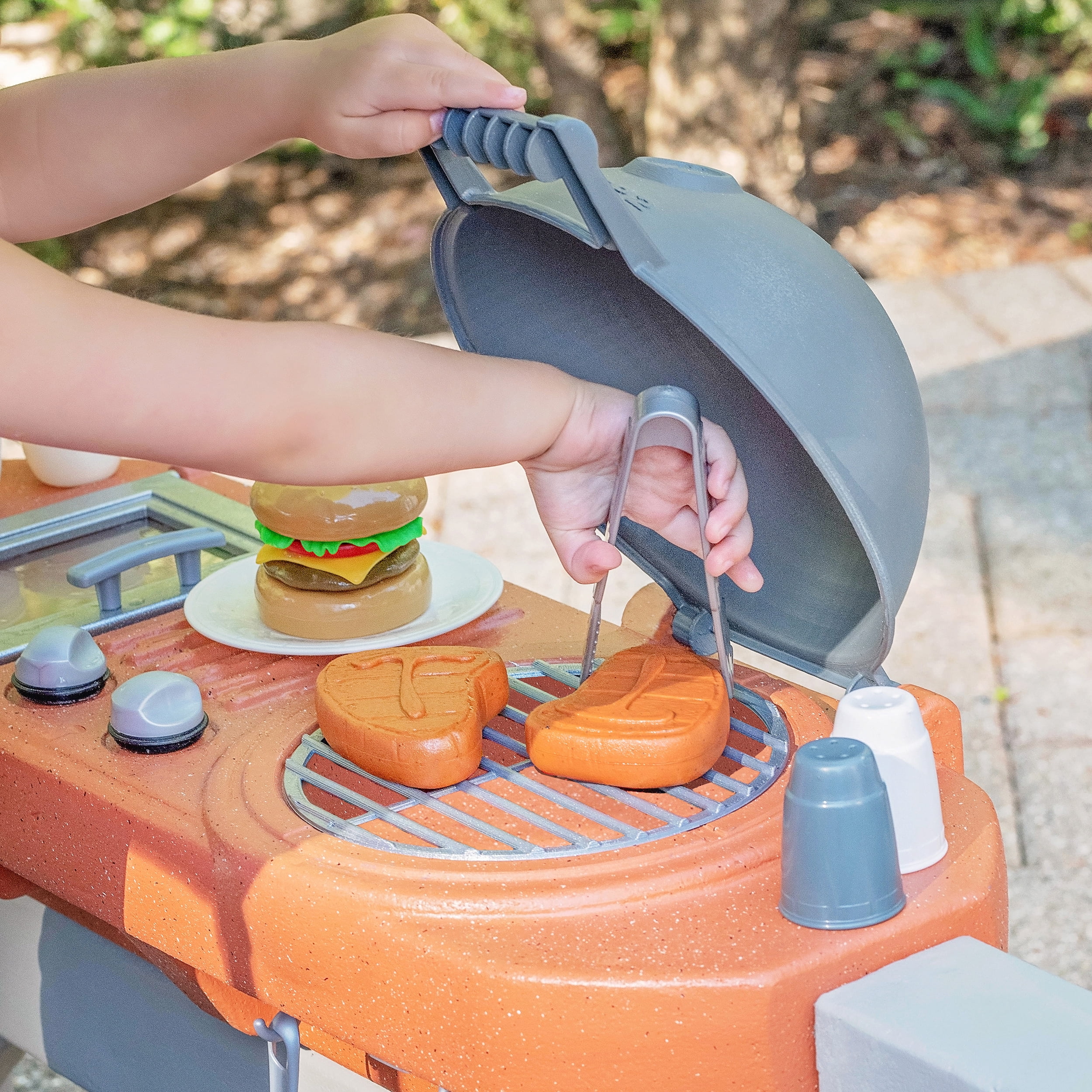 Step2 Grill & Splash Play Center with Canopy, Outdoor Water Table Playset for Toddlers & Kids, Ages 2+