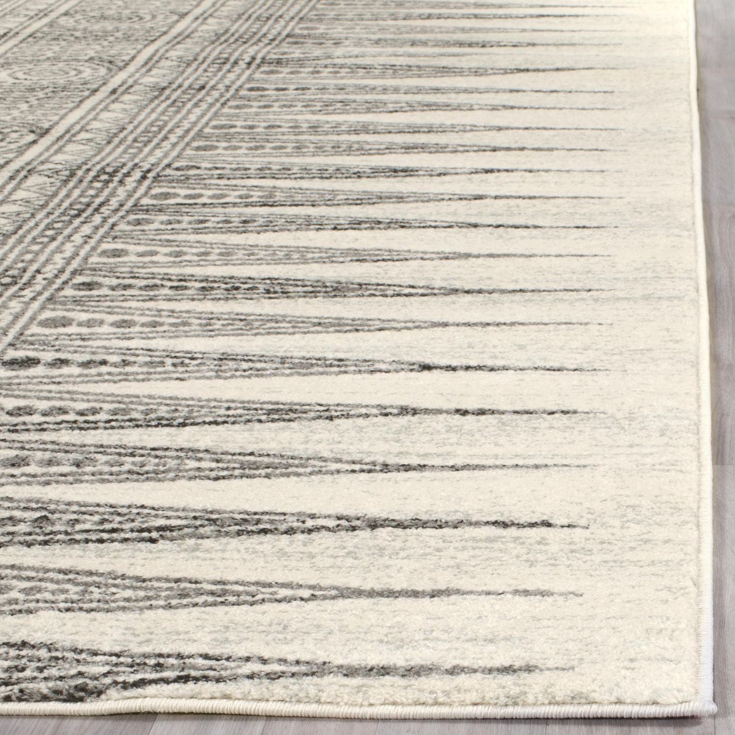 Safavieh Evoke Keisha Abstract Geometric Area Rug