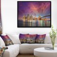thumbnail image 3 of Design Art New York City Manhattan En Rouge  Sur Toile Encadrée, 3 of 3