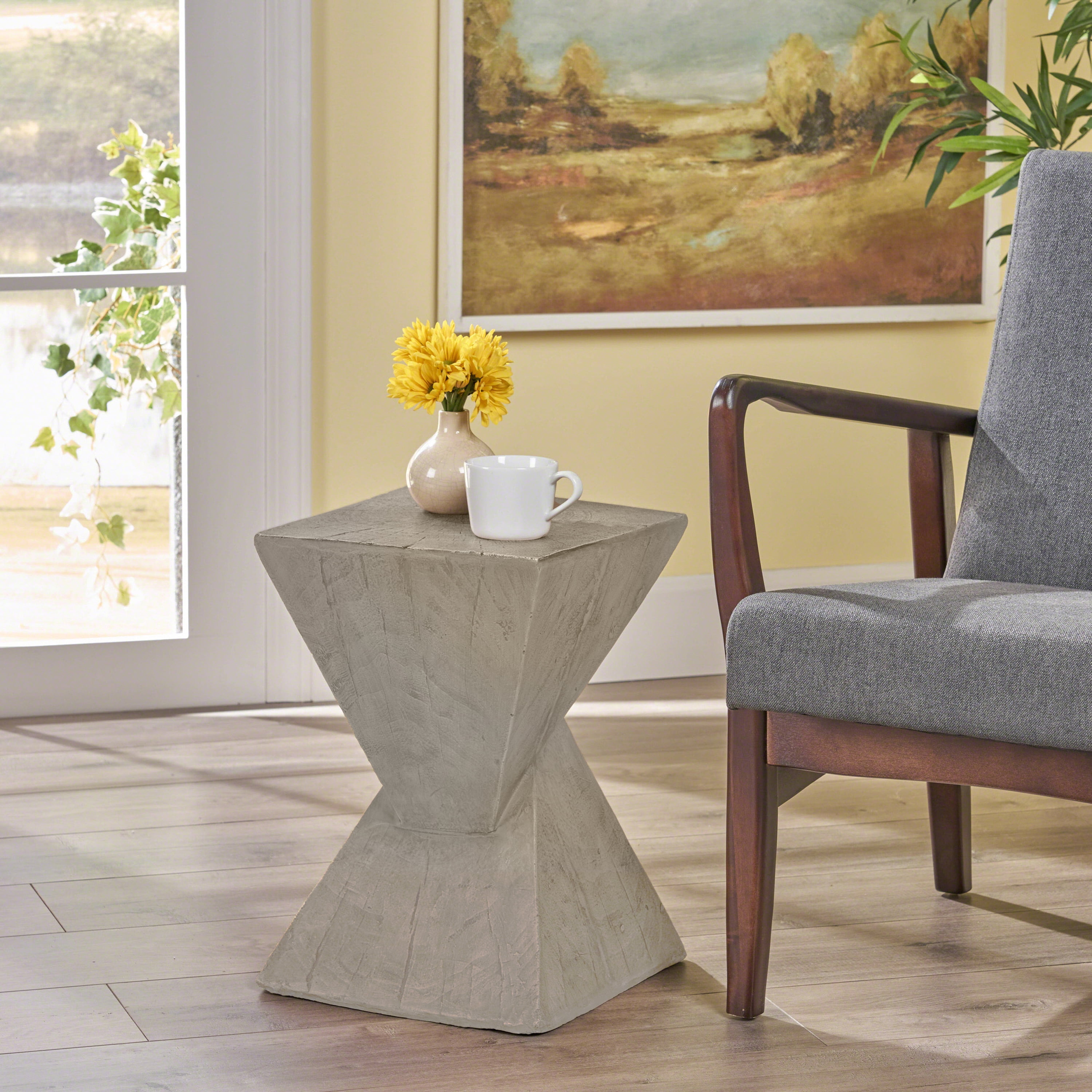 Table d'appoint Noble House en MGO gris pâle, design géométrique torsadé, gris pâle