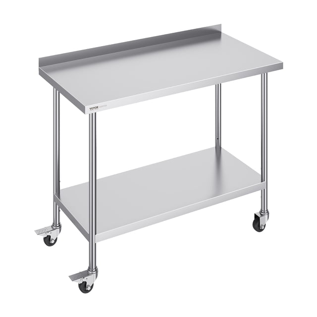 VEVOR Table de Travail en Acier Inoxydable Table Commerciale de Préparation des Aliments 24"x48 Pouces avec Roulettes. Cette Table Présente une construction durable en Acier Inoxydable SUS201 avec une surface Lisse et Résistante à la Rouille. Elle Comprend un Dosseret de 2 Pouces, des Tablettes Ajustables et Quatre Roulettes Pivotantes, Deux avec Freins, pour la Mobilité et la Stabilité. Idéale pour les Cuisines Commerciales, les restaurants Ou l'Usage Domestique, Elle Mesure 24 x 48 x 40 Pouces et Est Certifiée NSF pour les Normes de Santé Publique