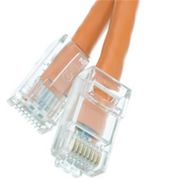 Cable Wholesale 10X6-15102 2 ft. Cat5e Green Ethernet Patch Cable - Bootless