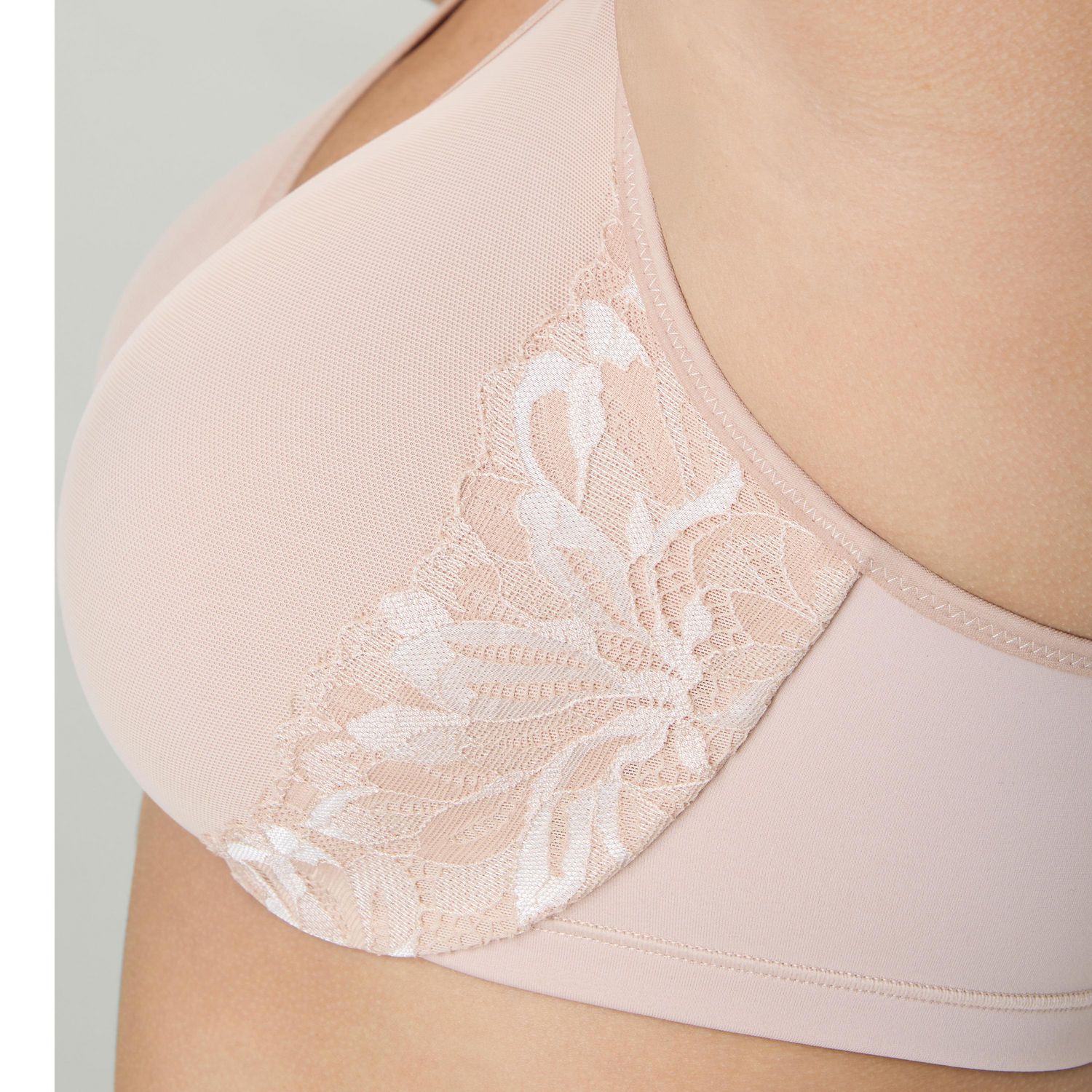 WonderBra Plus No Poke Wire Front Closure Bra