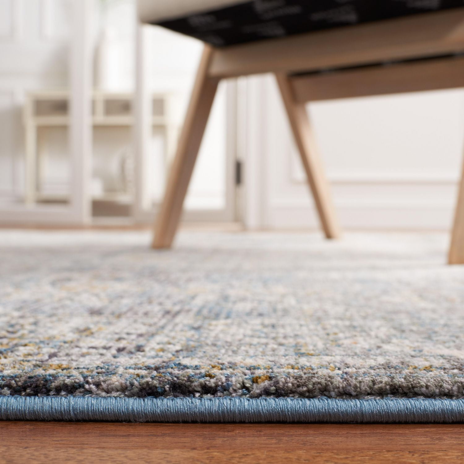 SAFAVIEH Limitee Jane Distressed Traditional Area Rug