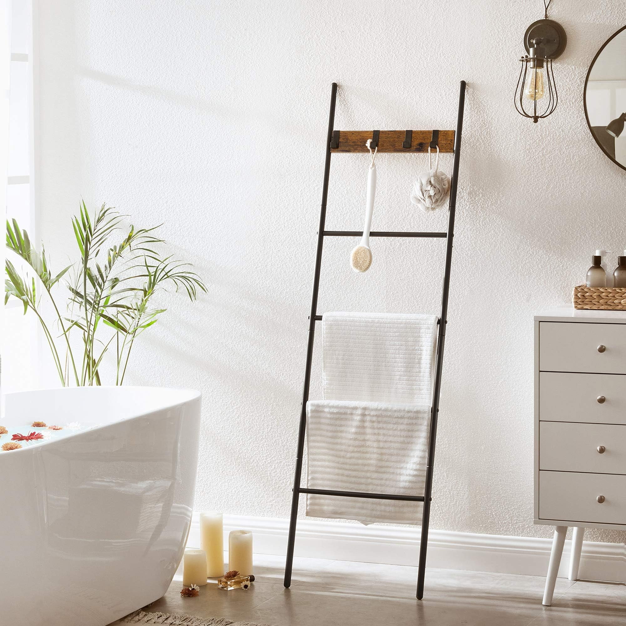 VASAGLE Blanket Ladder 5-Tier Ladder Shelf Decorative Ladder with 4 Removable Hooks Metal Frame Industrial Style Rustic Brown and Black ULLS016B01