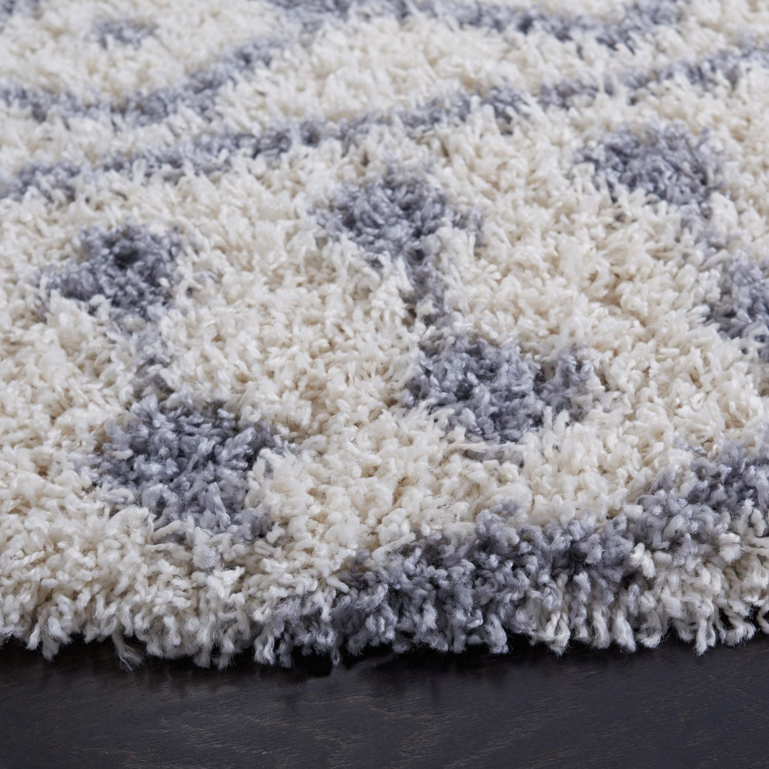 Safavieh Venus Susan Abstract Geometric Shag Area Rug
