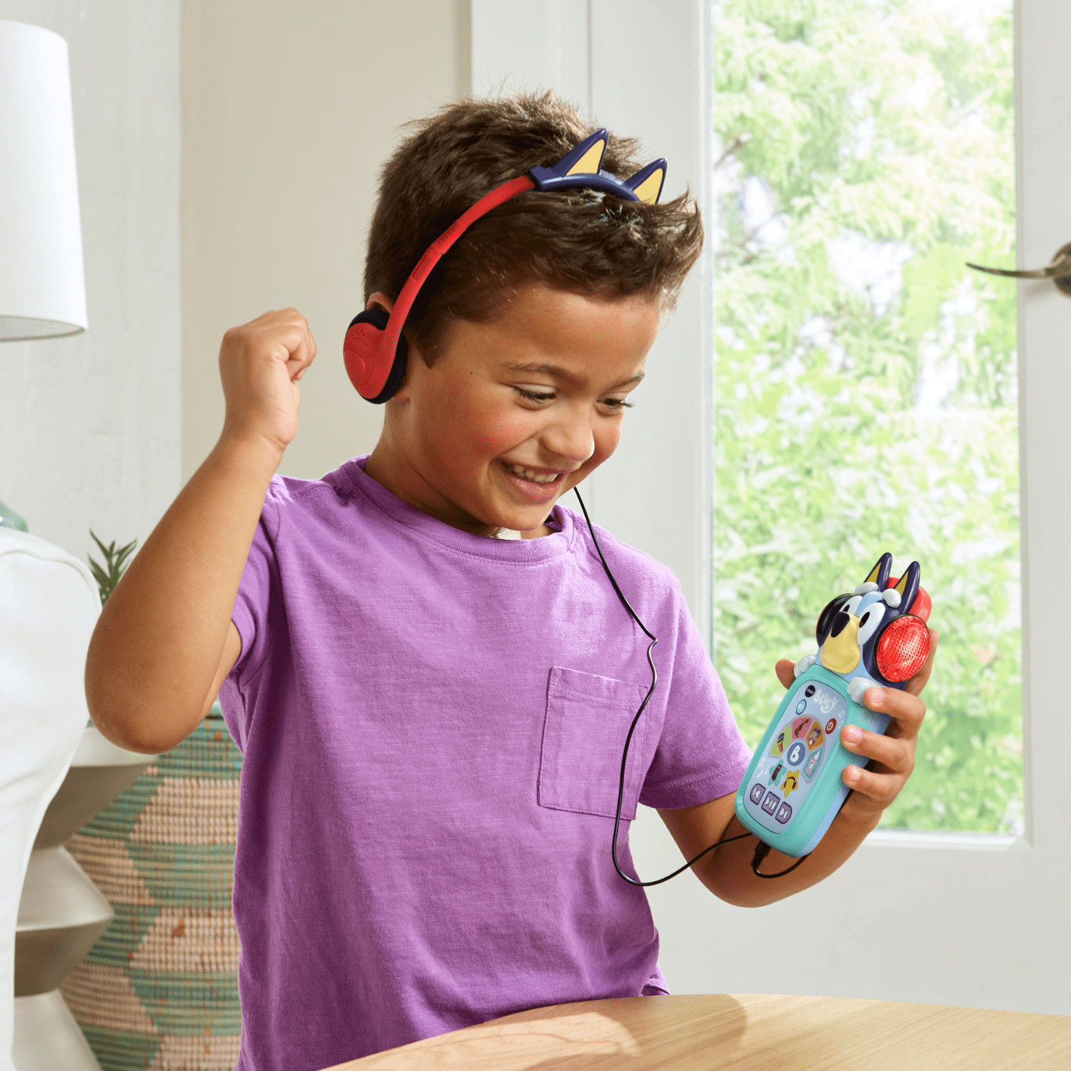 VTech Bluey Mon baladeur musical avec les chansons de la série pour les enfants - Version Anglaise, 3+ Ans