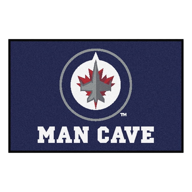 LNH Jets de Winnipeg Tapis Grotte pour Homme avec un logo Jets de Winnipeg Centré Mettant en Vedette un Avion de Chasse Gris sur une Feuille d'Érable Rouge à l'Intérieur d'Un Cercle Blanc sur un Fond Bleu Marine, Texte Blanc Audacieux « Grotte pour Homme » en Dessous, Fait d'Un Visage 100 % nylon et d'Un Endos en Vinyle Recyclé Antidérapant, Idéal pour Mettre en Valeur un Fanden Ou un Bureau.