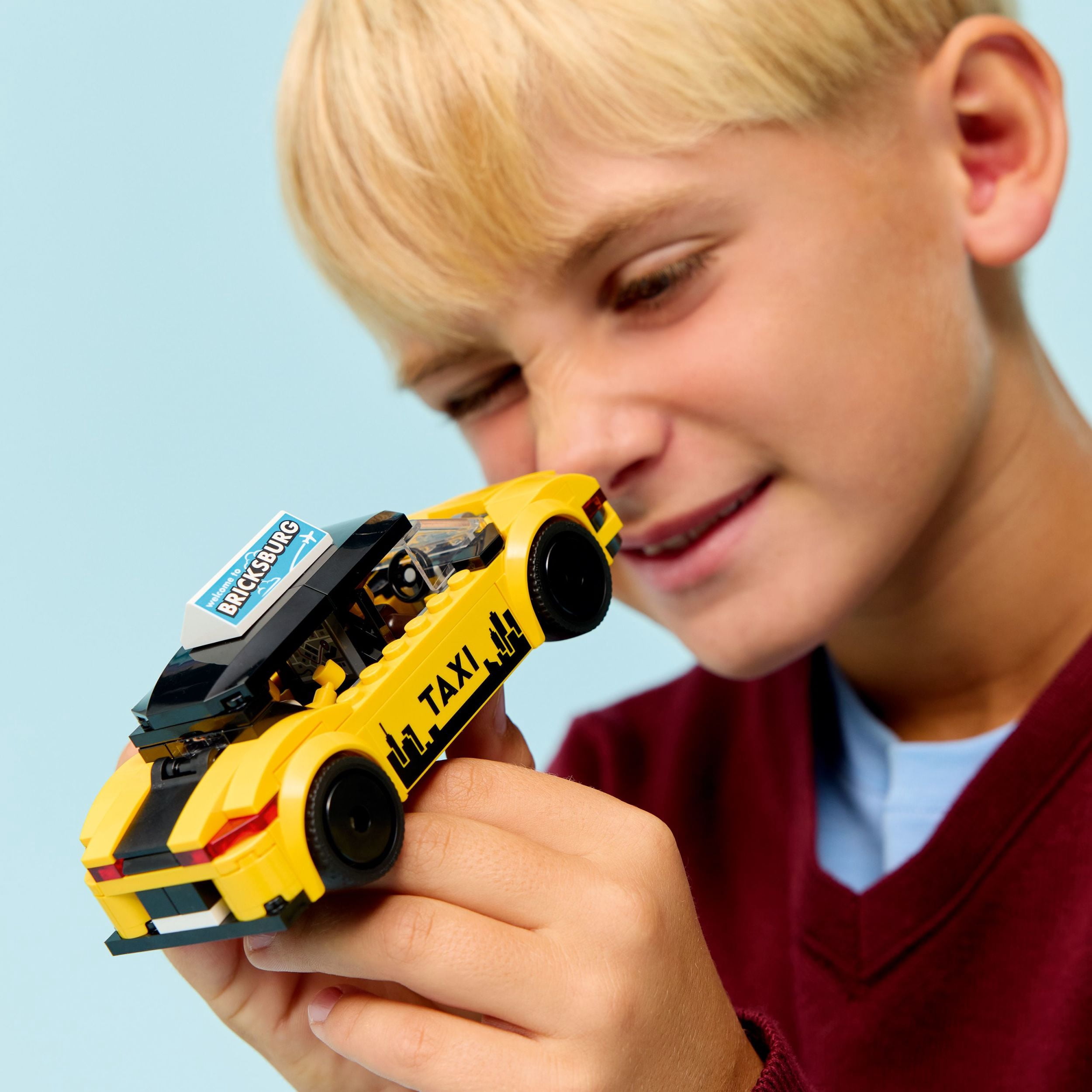 LEGO City Le taxi jaune – Ensemble de construction avec 2 figurines – 60487