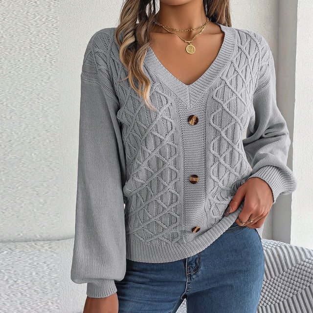 zanvin Chandails pour Femmes, un Chandail Gris à Manches Longues à Col en V avec Fermeture à Boutons, Présentant un Motif en Tricot Texturé. Fait de 95 % polyester et 5 % Élasthanne, Ce Chandail Décontracté et Confortable Est Idéal pour les Sorties, le Port Quotidien Ou les occasions Festives. Montré en Taille P.