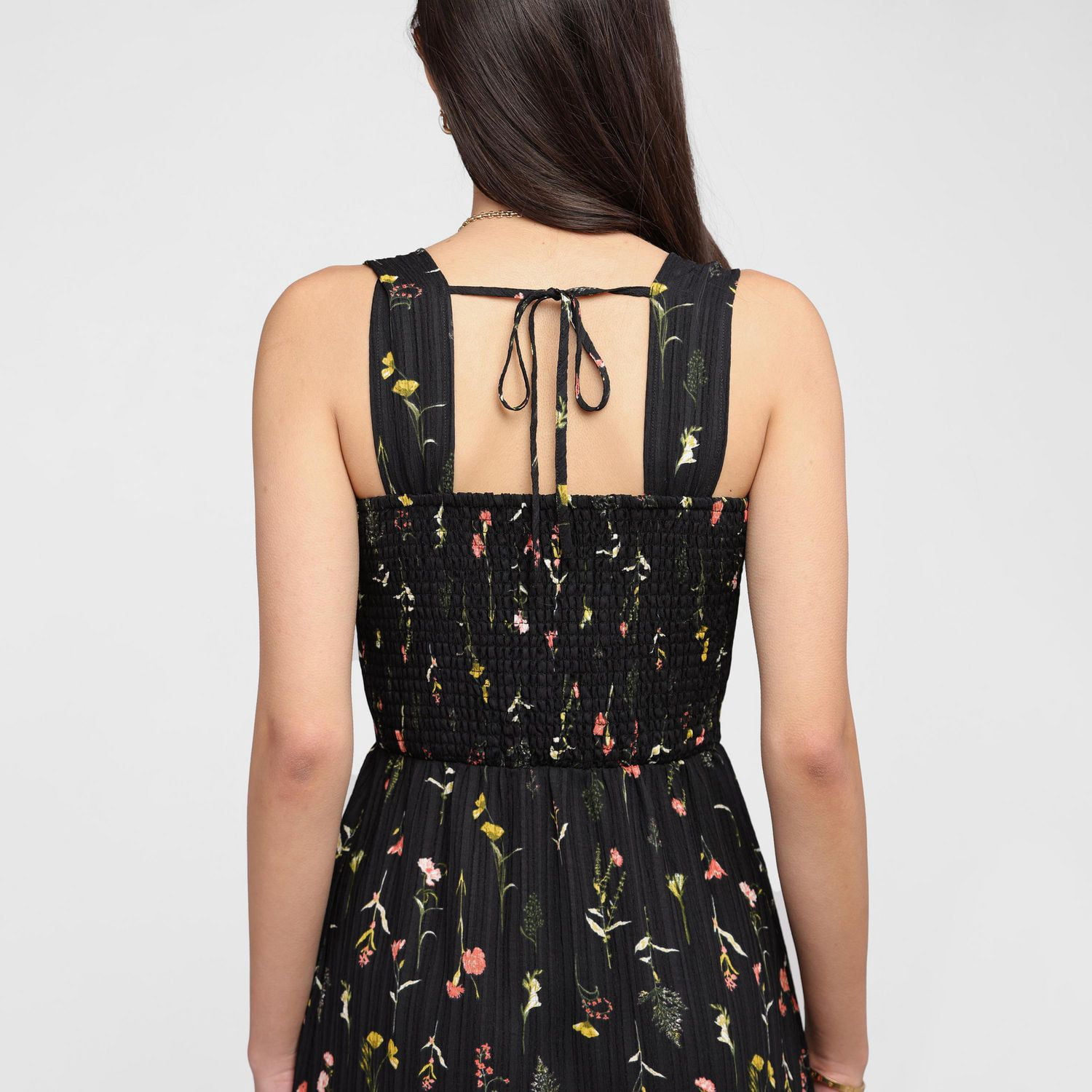 Devoted, Robe longue à encolure carrée