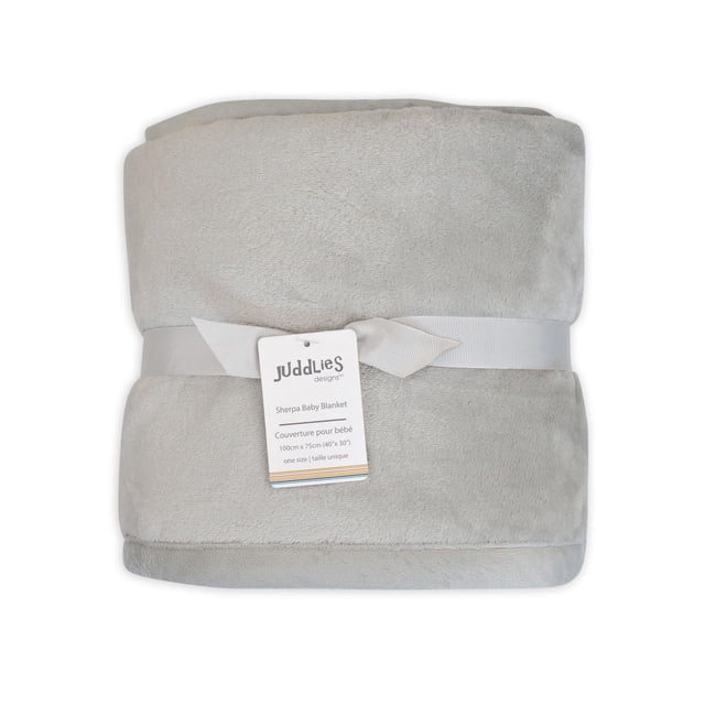 Juddlies Designs - Bébé - Couverture en Flanelle Sherpa - Lavable à la Machine, Couverture pour Bébé en Sherpa Gris Pâle Pliée Mesurant 40 par 30 Pouces, Enveloppée d'Un Ruban Blanc et d'Une Étiquette de Produit Attachée, Fabriquée en Tissu polyester Doux Conçu pour la Chaleur et le Confort de Bébé.