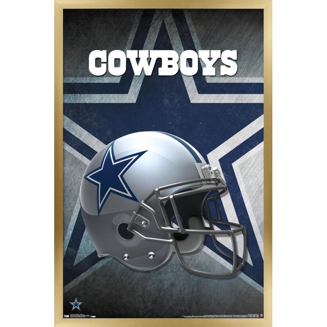 NFL Dallas Cowboys - Affiche Murale Casque 16, 22,375 Po x 34 Po Encadrée Montrant un Casque de football Argent avec un logo Étoile Bleu sur le Côté, Centré sur un Fond Texturé Bleu Foncé avec une Grande Étoile Délavée et le Mot « Cowboys » en Lettres Blanches Audacieuses au-Dessus, Encadré en Bois Clair. Convient à la Déco Maison à Thème Sportif Ou à l'Art Mural de Bureau.