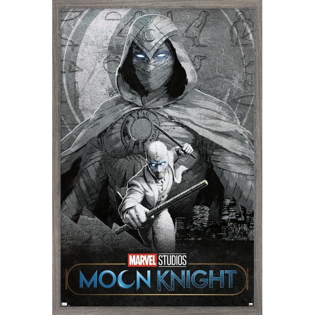 Marvel Moon Knight - Affiche Murale Teaser Représentant une Grande Figurine à Capuche avec des Yeux Lumineux et un Emblème de Lune en Croissant sur le front Tenant un Bâton, avec une Figurine Plus Petite en Complet Brandissant des Bâtons devant, sur un Fond Texturé avec des Symboles Anciens et une Ligne d'Horizon de Ville, Encadrée en Bois.