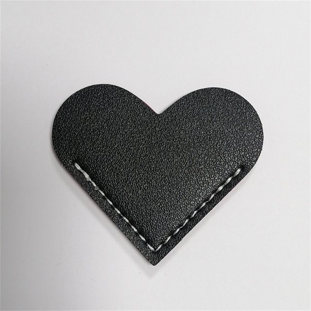 LSLJS Leather Bookmark Heart-Shaped Page, Bookmark, Heart-Shaped Page Corner , Cute Bookmarks Accessories for Women Present Reading Book Lovers, Bookmark