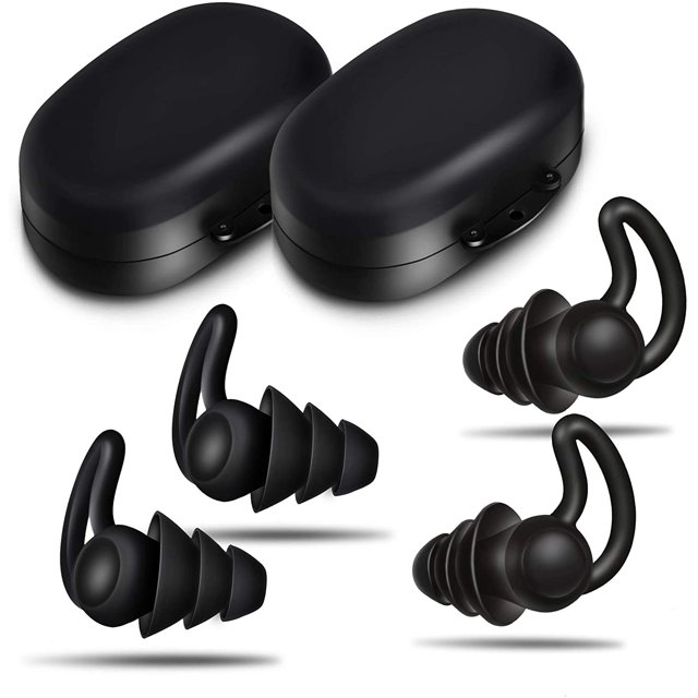 2 Paires de Bouchons d'Oreilles Réducteurs de Bruit pour Dormir, Confortables et Réutilisables, en Silicone, Bouchons d'Oreilles Antibruit. l'Image Montre Deux Paires de Bouchons d'Oreilles en Silicone Noirs avec Crochets d'Oreille pour un Ajustement Sécuritaire, Conçus pour Réduire le Bruit jusqu'à 40 dB. les Bouchons d'Oreilles Sont Présentés aux Côté de Deux Étuis de Rangement Noirs Compacts. Fabriqués en Silicone Doux pour la Peau, Non Toxique, Ces Bouchons d'Oreilles Sont Réutilisables et Faciles à Nettoyer, Convenant au Sommeil, aux concerts