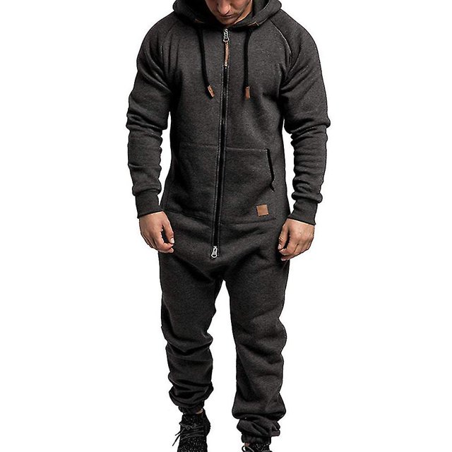 Aiouniya Combinaison à Capuche Zippée pour Homme, une Combinaison à Capuche d'Hiver Décontractée en Mélange de Coton. Cette Grenouillère pour Homme Présente une Fermeture Éclair Pleine Longueur, une Capuche à Cordon et une Coupe Décontractée, Idéale par Temps Froid. Exposée dans une Couleur Foncée avec des Coutures Visibles et un Petit Détail de patch en Cuir.