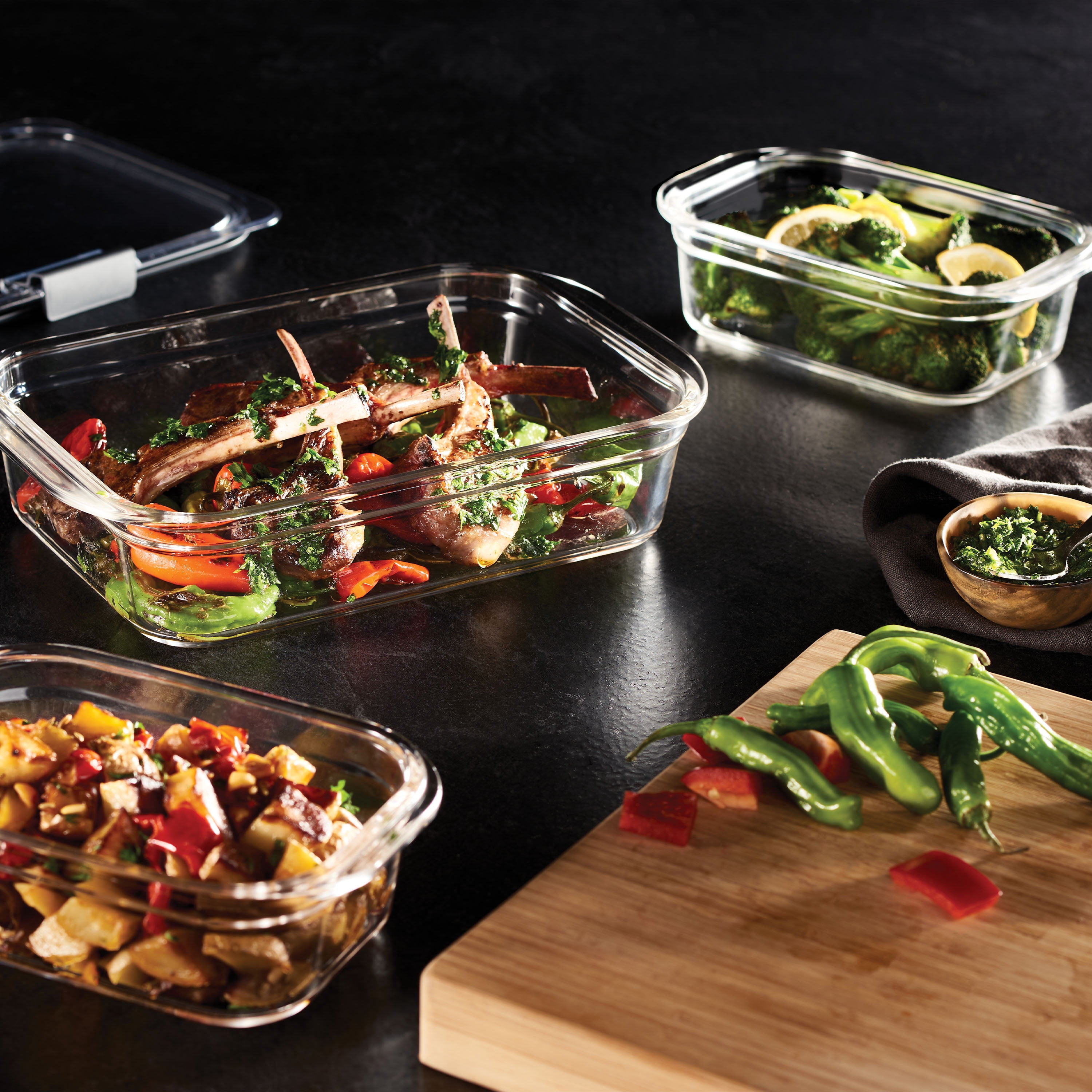 Rubbermaid Brilliance Glass Food Storage Container, 1.8 L (8 Cup), 1 Pack
