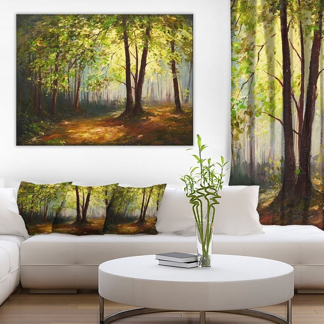 Design Art Impression sur Toile d'Été de Forêt Montrant une Toile en Coton Enveloppée de Galerie avec une Scène de Forêt Ensoleillée de Grands Arbres et de Feuillage Vert, Exposée au-Dessus d'Un sofa Sectionnel Blanc avec Coussins Assortis et un Rideau Présentant le Même Design, dans un Salon Moderne avec une table Basse Ronde Blanche et un vase en Verre avec des Tiges de Bambou, Idéal pour Ajouter une Oeuvre Murale Inspirée de la Nature à la Déco de la Maison.