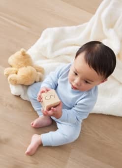 Little looks to love