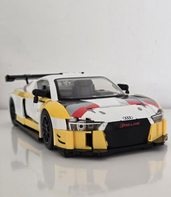 Mattel Brick Shop Hot Wheels '15 Audi R8 LMS Building Toy Kit (820