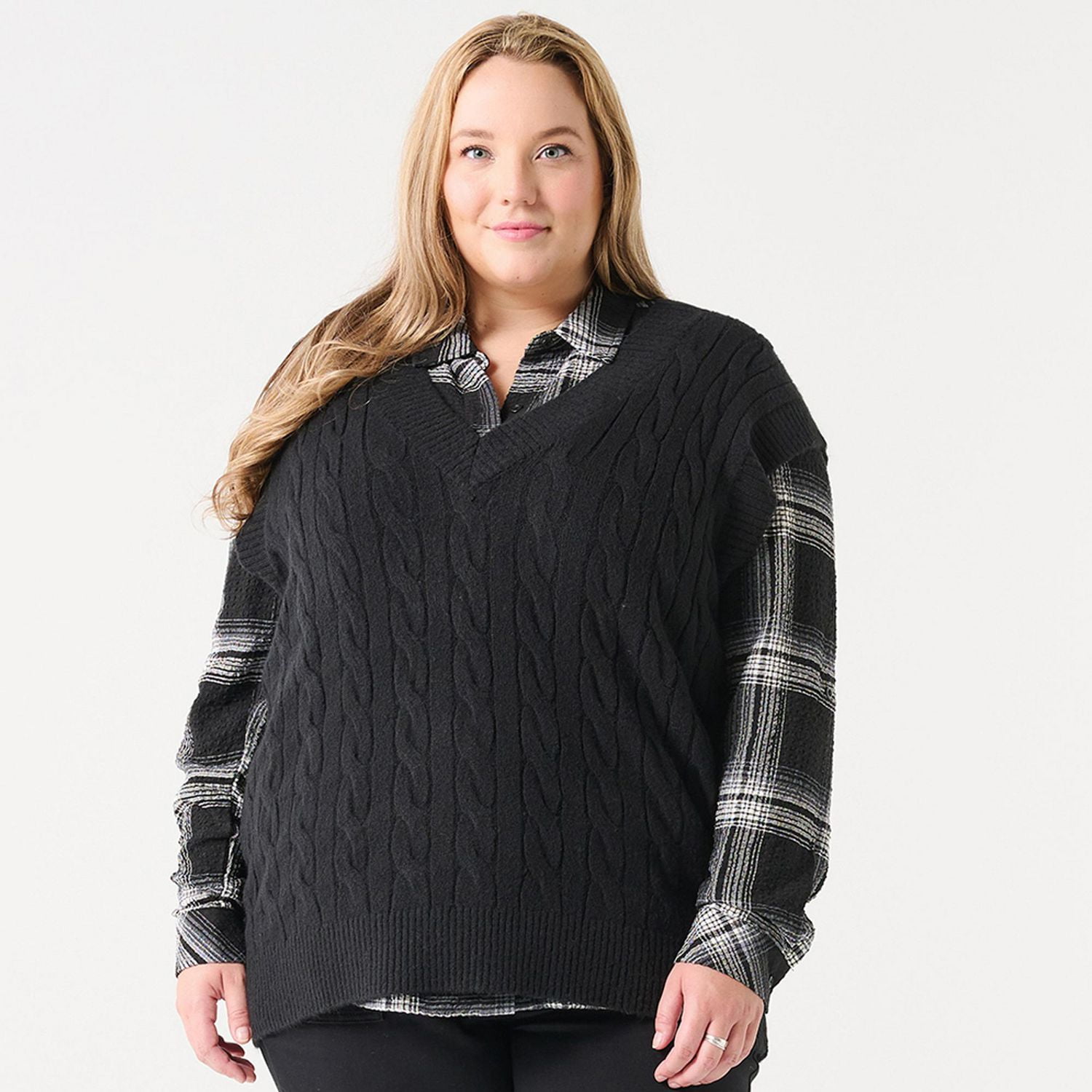 DV CABLE KNIT SWEATER VEST