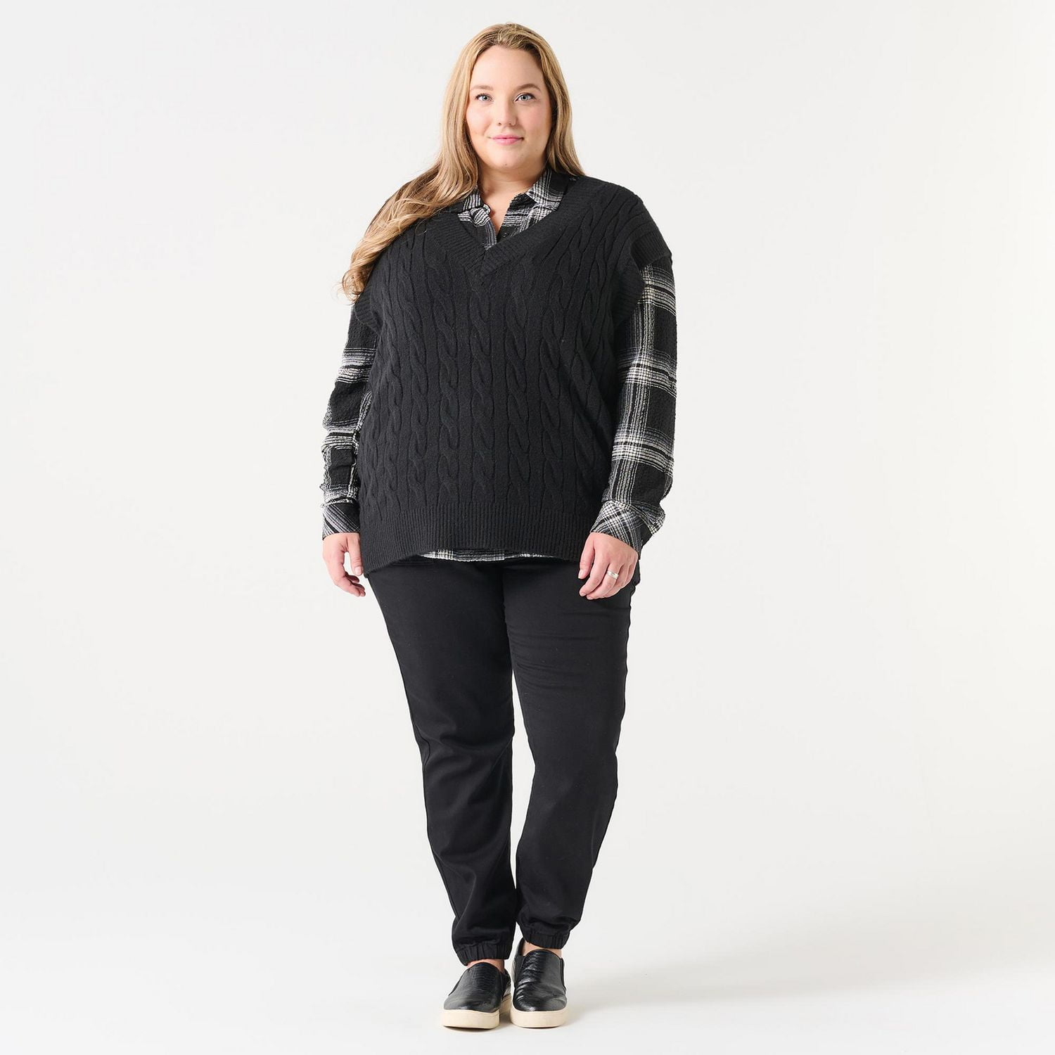 DV CABLE KNIT SWEATER VEST