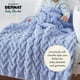 "Bernat® Fil Baby Cover™, Polyester #6 Super Volumineux, 10,5oz/300g, 220 Yards" Fil pour bébé doux de style chenille – image 5 sur 9