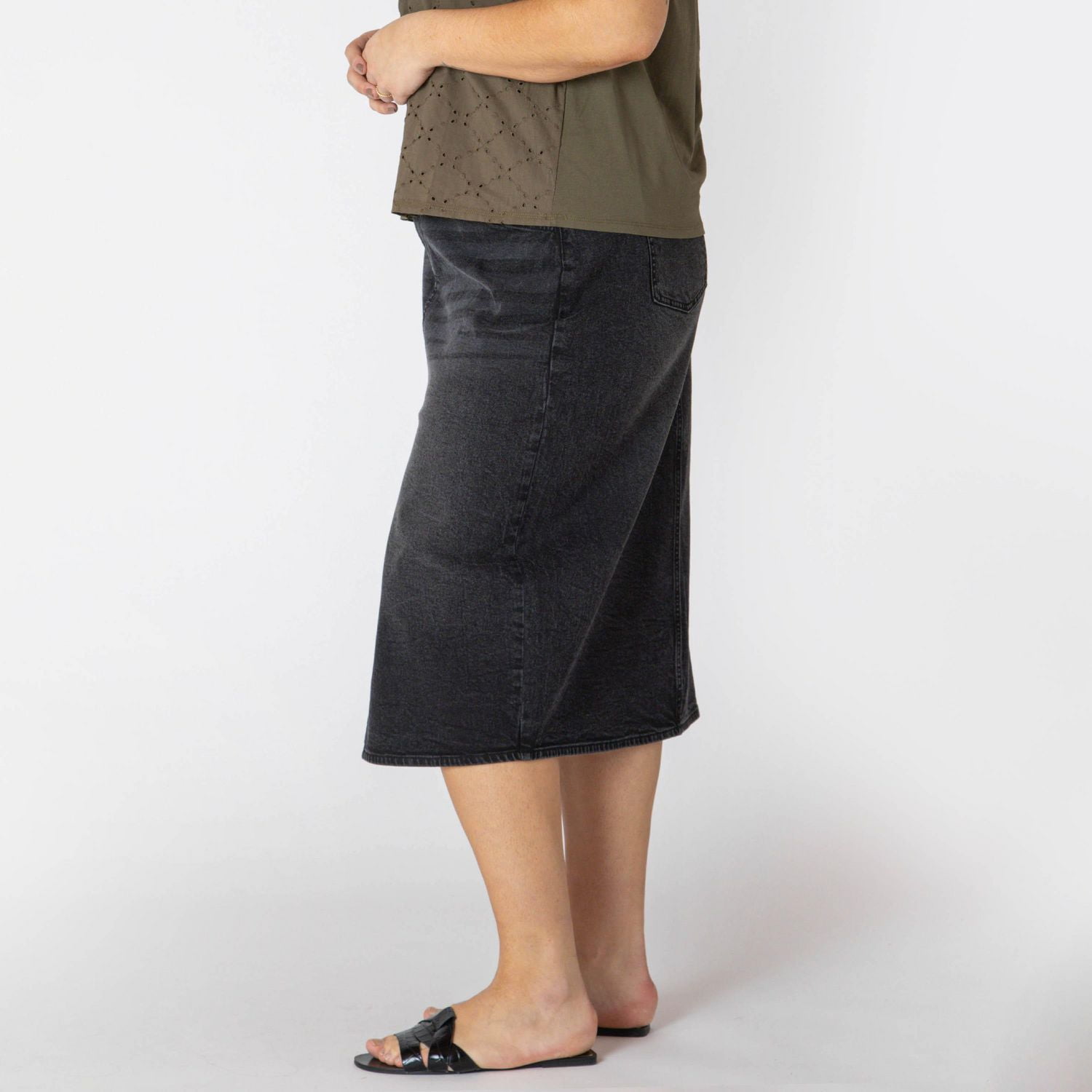 Devoted Women’s Plus midi denim skirt